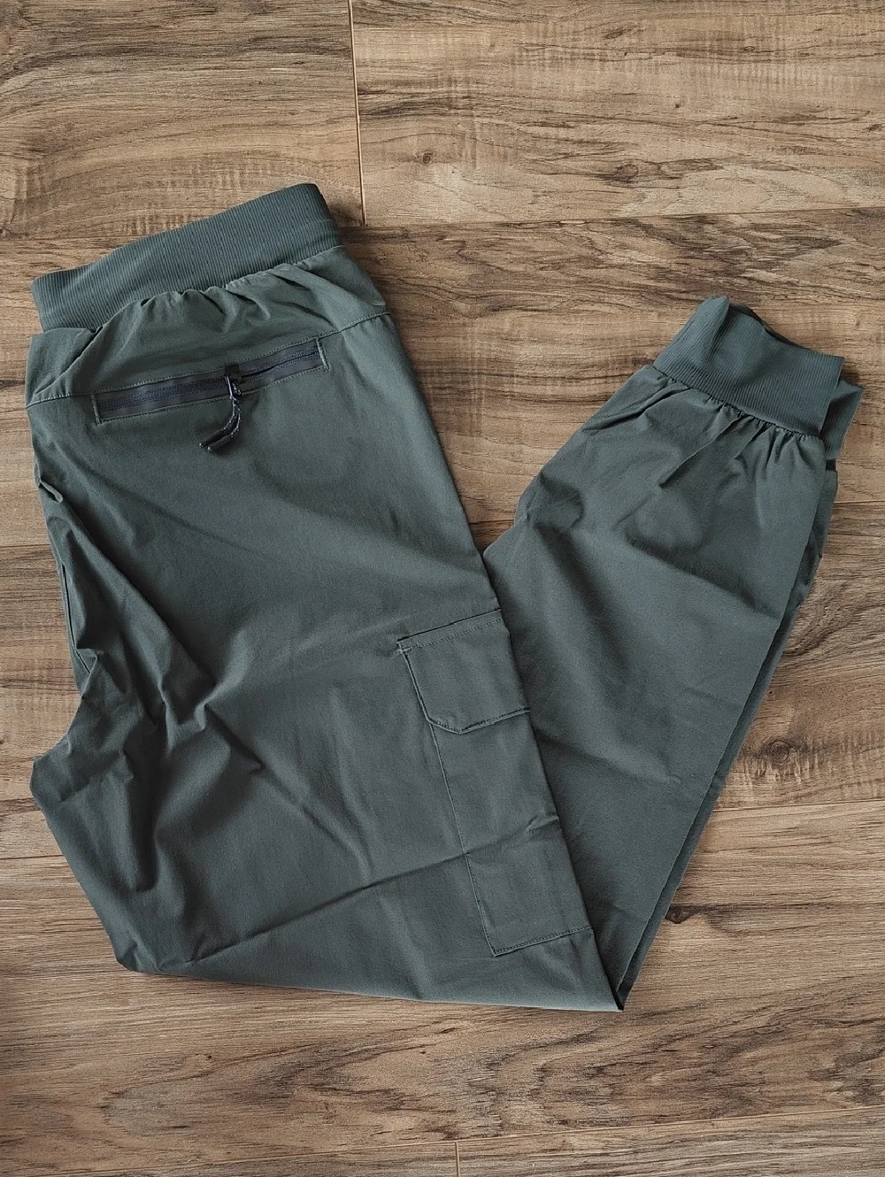 NWT Sage Green Oalka Cargo Joggers